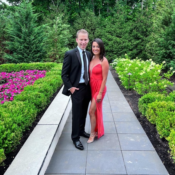 I may be small, but my closet is BIG! - Picture 4 of 5